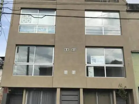 Excelente PH en primer piso, con tipologia en triplex.