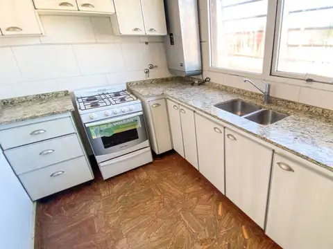Depto Tipo Casa en Venta de 6 ambientes