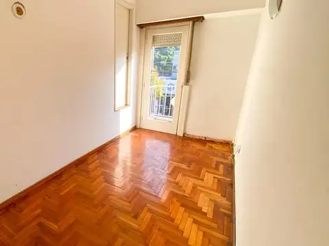 Depto Tipo Casa 6 ambientes con 2 baños