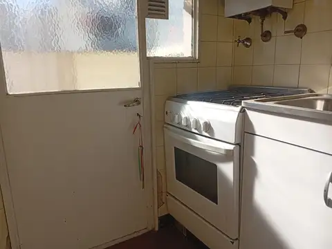 Excelente oportunidad, monoambiente al frente con balcón