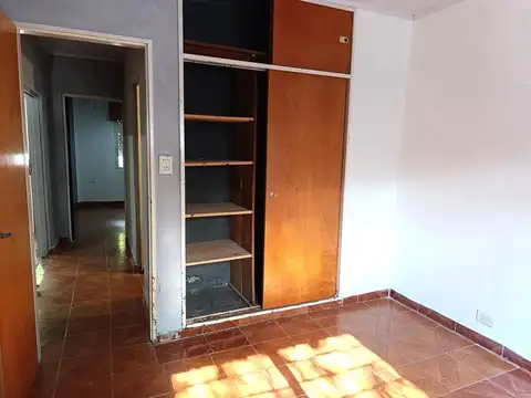 CASA multifamiliar EN VENTA EN MORENO CON PATIO