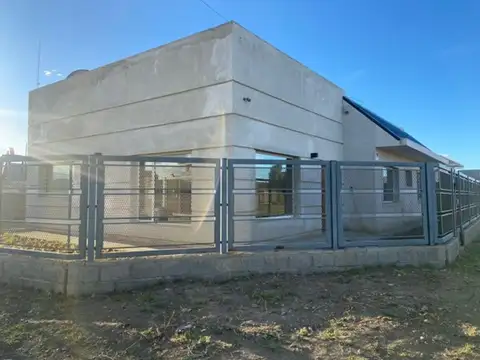 CASA EN VENTA - RIO GALLEGOS
