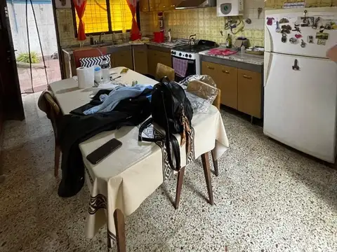 Casa 4 ambientes con 1 baño