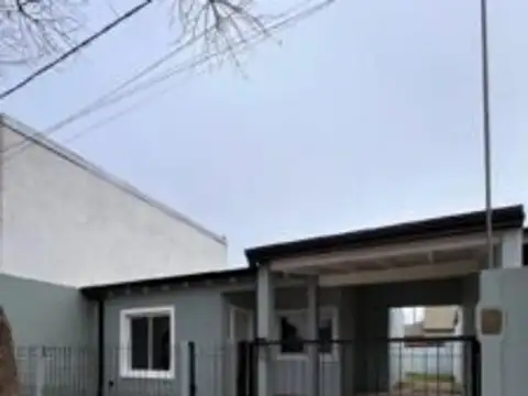 CASA REMODELADA a 2 cuadras de Av.Peron
