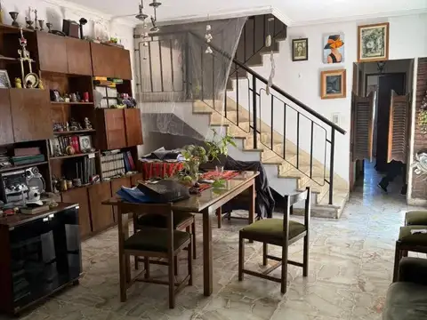 Casa 5 ambientes con 3 baños