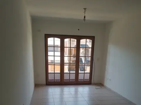 Depto Tipo Casa en Alquiler en Barrio San Pedro, $ 1.400.000
