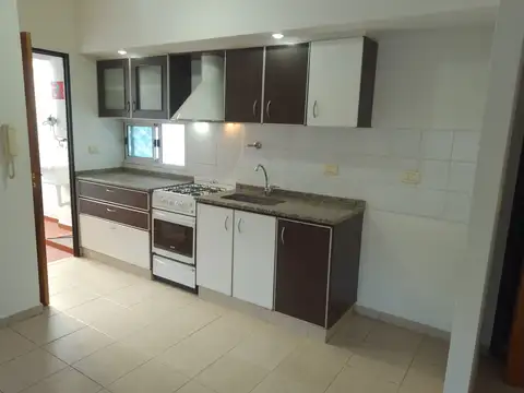 Depto Tipo Casa en Alquiler de 3 ambientes