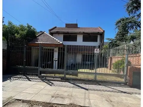 Casa en VENTA - Caseros