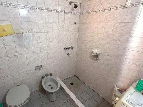 Casa 2 ambientes con 1 baño