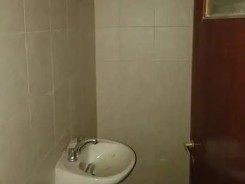 Lote o casa a reciclar en Martínez. 10x23.