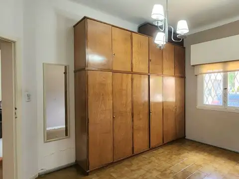 ALQUILER CASA CON JARDIN Y COCHERA  SAN MARTIN