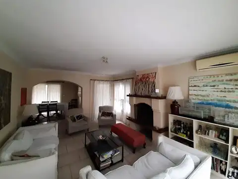 Casa en Alquiler al Oeste