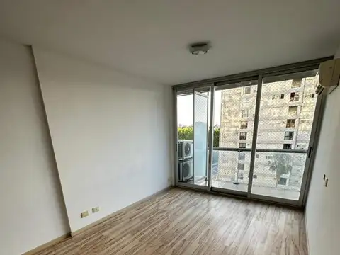 Departamento en Alquiler en Olivos Vias/Rio, USD 1.300