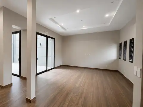 Depto Tipo Casa 4 ambientes con 2 baños