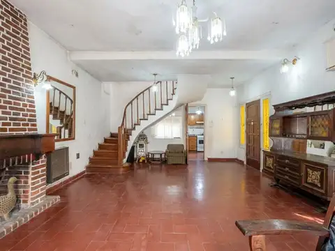 CASA EN VENTA 4 AMBIENTES VILLA DE MAYO A RECICLAR