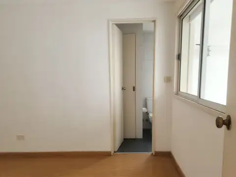 ALQUILER 2 Ambientes con Balcón y Cocina Separada en Coghlan. Pileta y Vigilancia 24hs