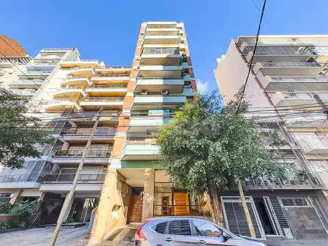 Semipiso de 4 ambientes con cochera en subsuelo