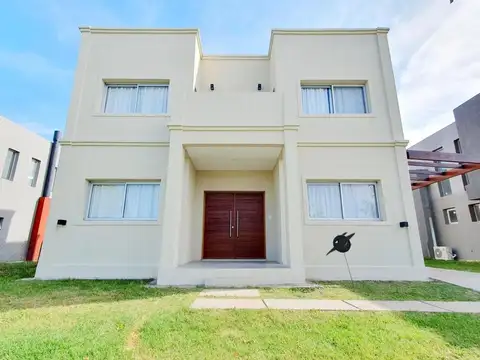 Espectacular Casa En Alquiler En Barrio Cerrado El Cazador