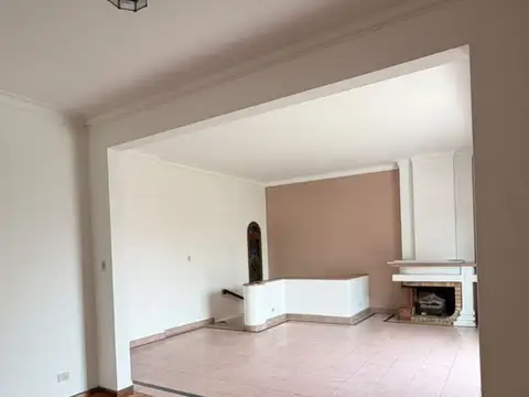 Depto Tipo Casa 7 ambientes con 2 baños