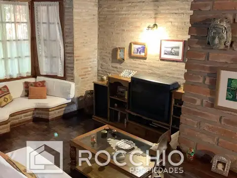 Casa en Venta con 2 cocheras