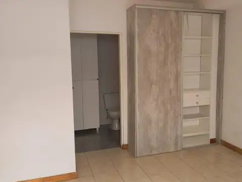 Remedios De Escalada De San Martin 3400, Piso PB