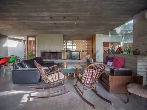 Casa en Venta en el Barrio El Rodeo desarrollada en una planta con tres dormitorios y gran parque
