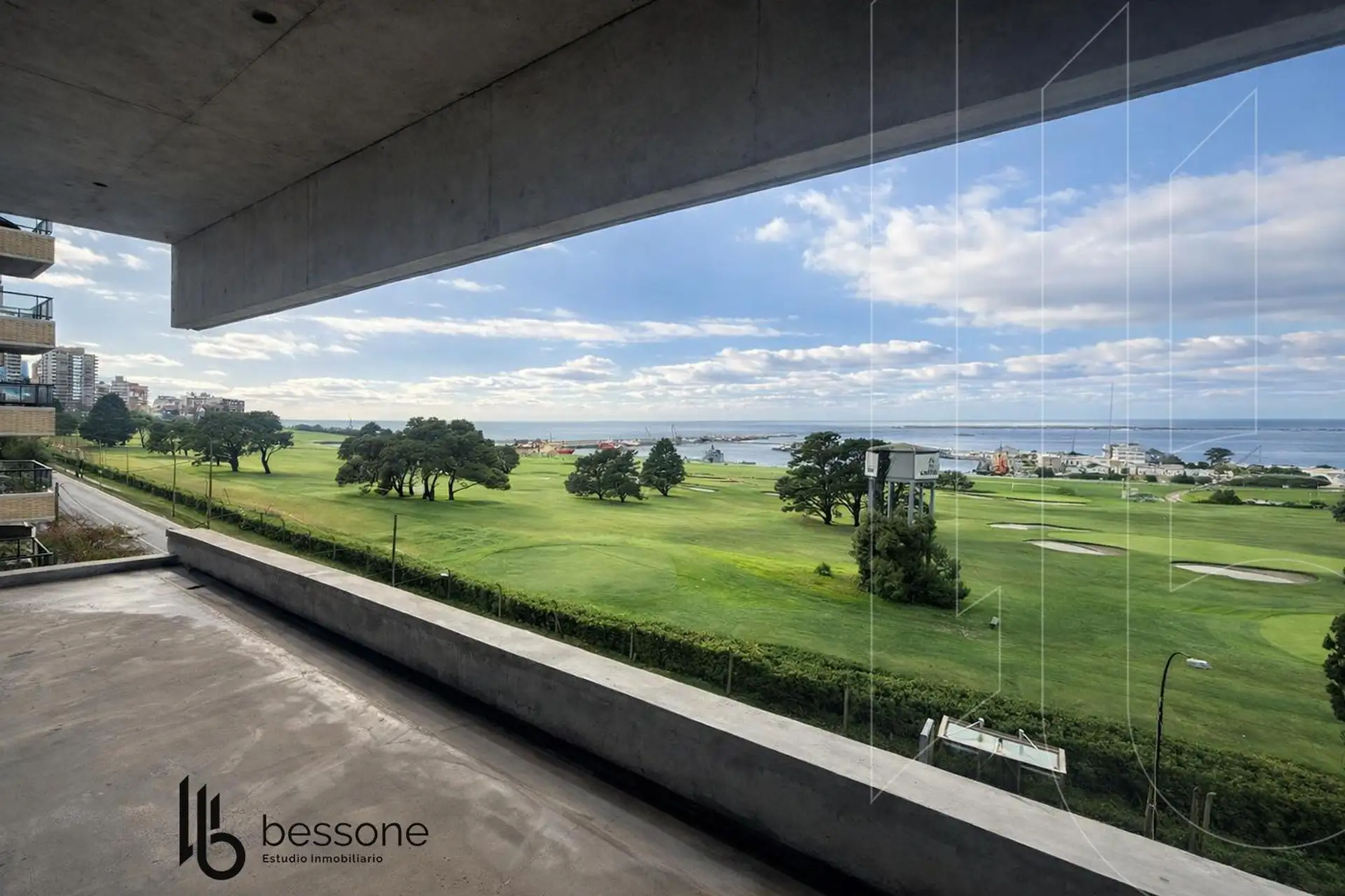 Depto 4 amb, 103m² con cochera cubierta — Playa Grande
