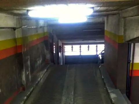 VENTA -  Cochera 1 piso - por rampa - EXCELENTE UBICACION - buen retorno de invesion