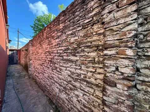 Casa 6 ambientes con 2 baños