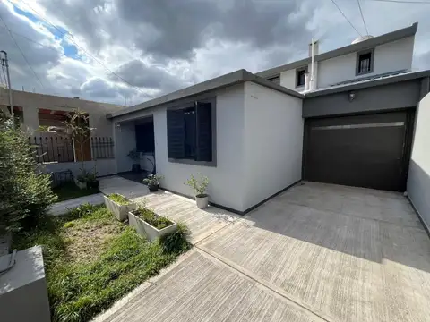 VENTA CASA 4 DORM 4 BAÑOS ZONA SUR