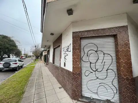 Casa 9 ambientes con 5 baños