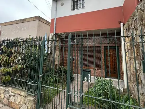 Casa en venta en Burzaco