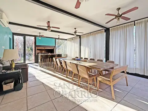 Casa en Venta con 2 cocheras