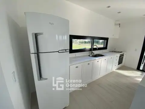 Av De Los Lagos