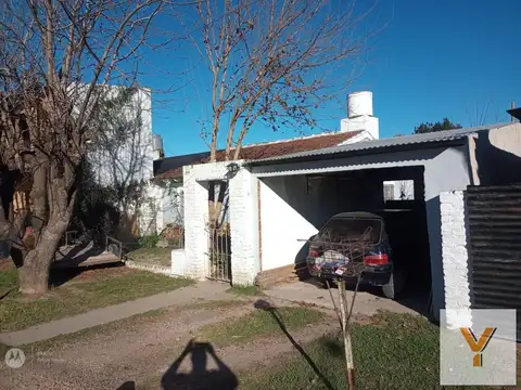 Casa en venta - 2 Dormitorios 1 Baño - Cochera - 286Mts2 - Carmen de Areco