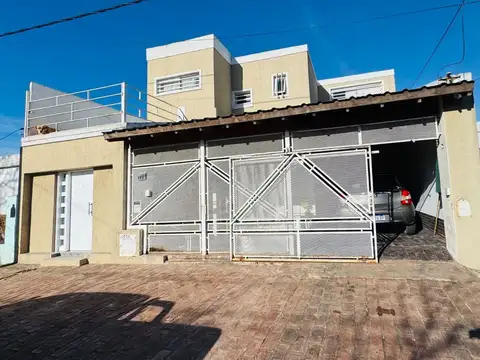 CASA EN VENTA EN PERGAMINO CON PATIO