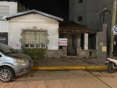 Casa a reciclar en el centro de Gral.Rodriguez Ubicacion Comercial