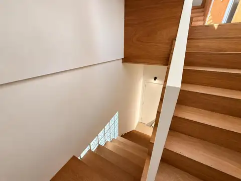 Depto Tipo Casa en Venta en Abasto, USD 120.000