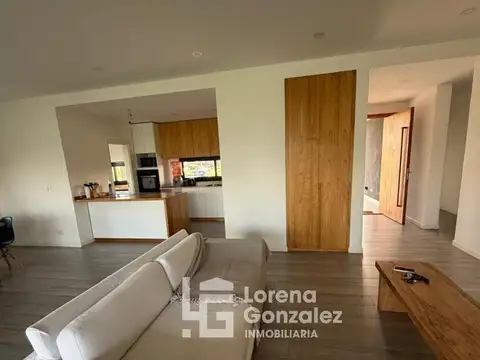 Casa 4 ambientes con 3 baños