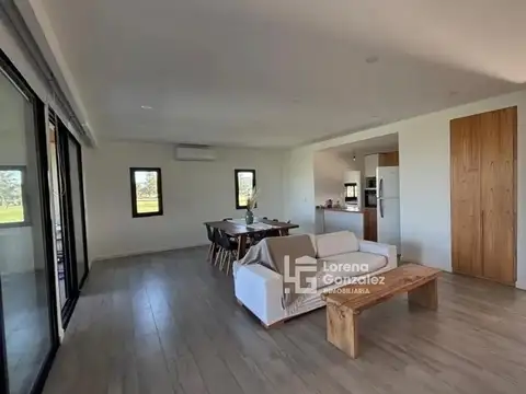 Casa 4 ambientes con 3 baños