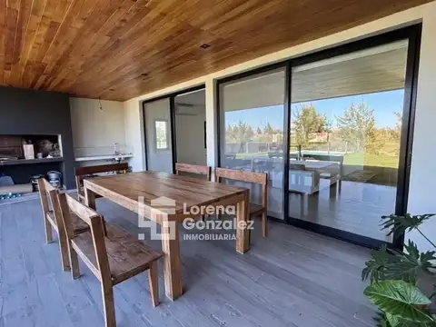 CASA 4 AMBIENTES EN VENTA, BARRIO EL NAUDIR