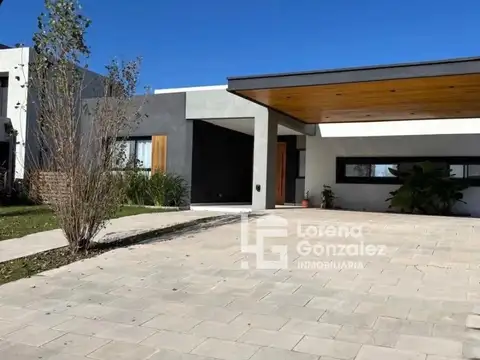 CASA 4 AMBIENTES EN VENTA, BARRIO EL NAUDIR