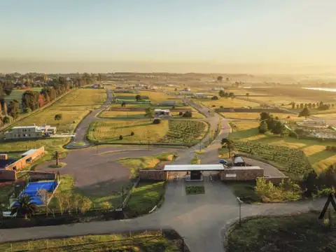 Terreno en venta de 994m2 ubicado en La Tahona