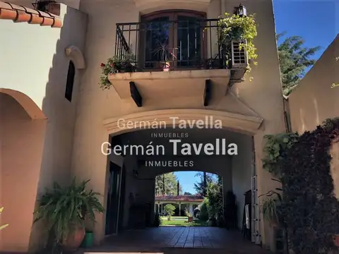 Venta Gran Casa 4 ambientes Parque Leloir parque y piscina