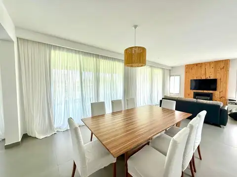 Casa en Alquiler de 4 dormitorios