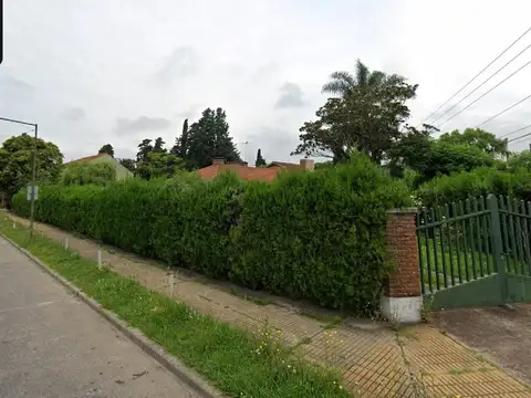 Avenida Sucre (LOTE 1M) 100