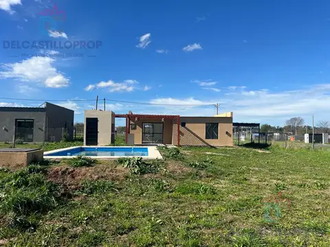 Casa en Venta con 2 cocheras