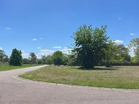 Lote en Venta / Los Pinares Country Club - Capilla del Señor