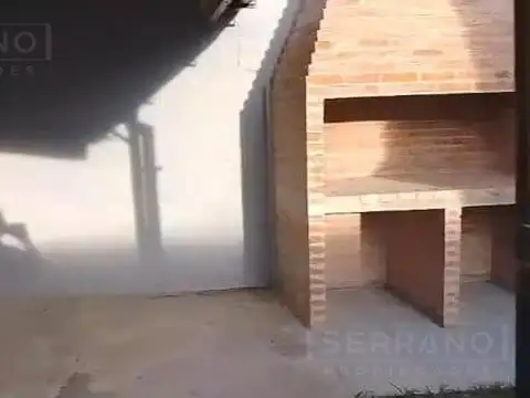 Venta casa en Baradero Centro con opcion de galpón.