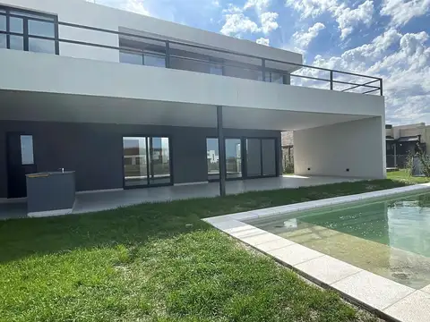 San Sebastian  Area 8 300